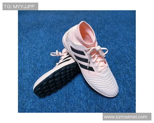 足球明星穿蓝色足球鞋的精彩瞬间与时尚搭配解析 足球明星穿蓝色足球鞋的精彩瞬间与时尚搭配解析